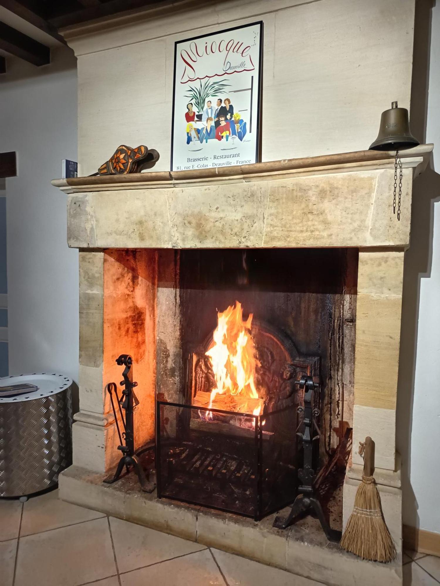 Maison De Charme Tour-en-Bessin Extérieur photo